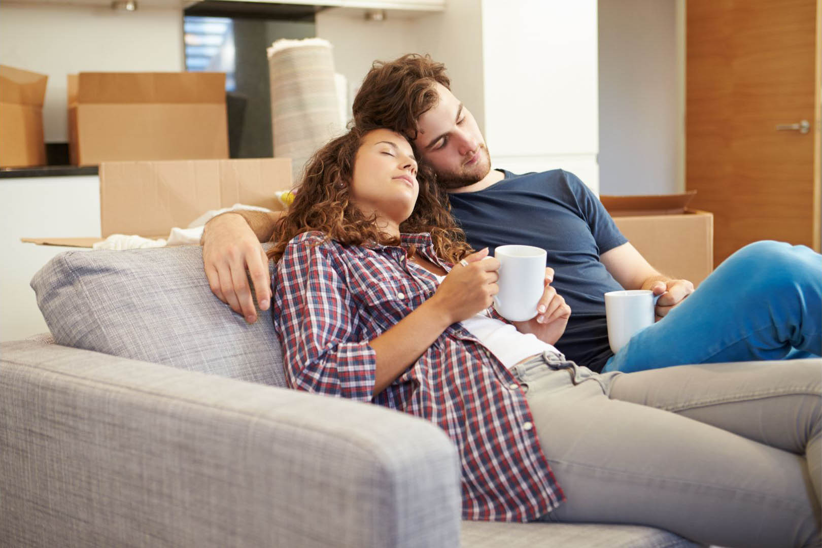 Vaikus magamistoas: Miks tee kireni algab tegelikult elutoast? Paarisuhte alguses tundub lähedus iseenesestmõistetav ja loomulik. Aja möödudes aga asendub esial